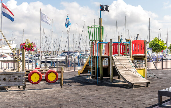 Husbåt/Hus på vatten - Ouddorp , Holland - HZH204 101