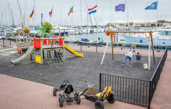 Husbåt/Hus på vatten - Ouddorp , Holland - HZH207 102