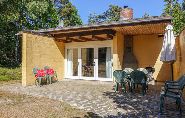 Gemütliches Architektenhaus auf Naturgrundstück in ruhiger Umgebung.<br/><br/>Ob Indoor-Hygge oder Sonne im Garten, hier erleben Sie traumhafte Urlaubstage. Im Wohnzimmer können Sie an kühlen Tage..