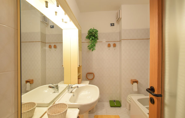 Apartman - Comano Terme , Italija - IDD423 702