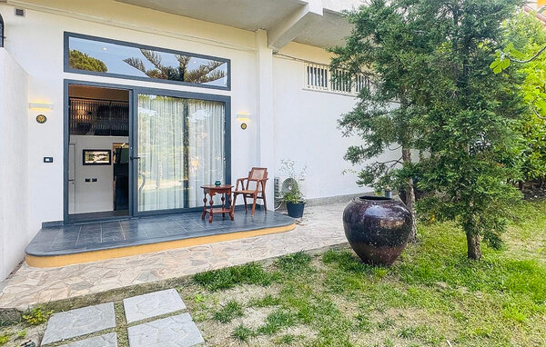 Genießen Sie eine stilvolle Auszeit in dieser einladenden Ferienwohnung in Strandnähe und lassen Sie den Alltag hinter sich.

Diese geschmackvoll eingerichtete Erdgeschosswohnung liegt nur einen kur..