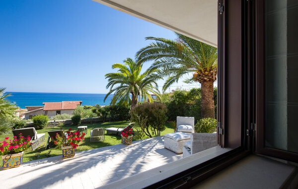 Holiday Home - Brancaleone , Italy - IKK700 203