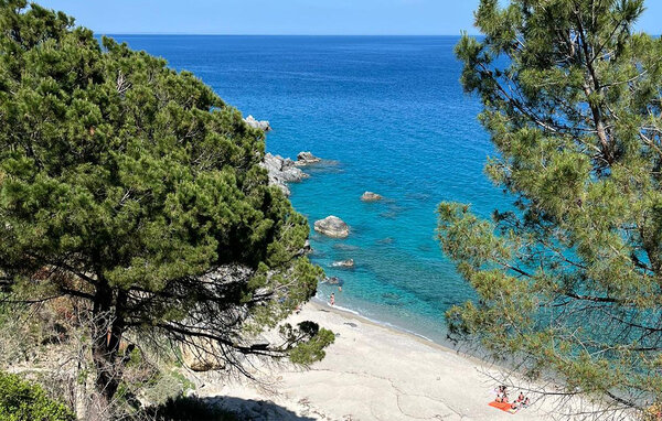Ontsnap aan de dagelijkse sleur en verheug je op een zonnige strandvakantie aan zee.

Op korte loopafstand van het zandstrand kun je het jezelf comfortabel maken in dit charmante vakantieappartement. ..