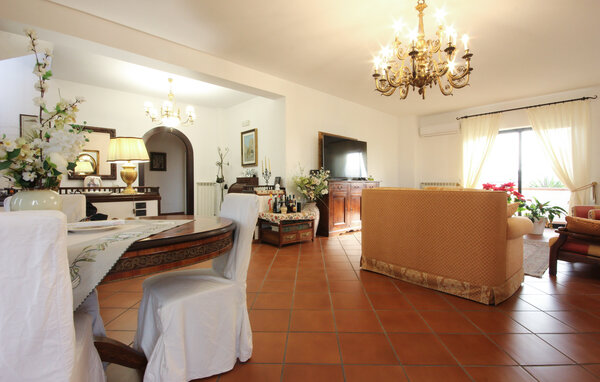 Feriehus - Pozzuoli , Italia - IKS003 305
