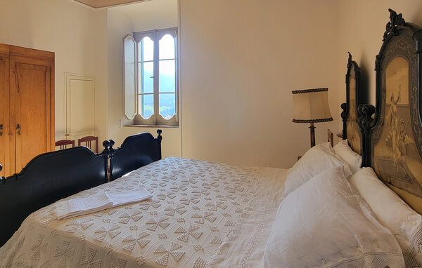 Domy wakacyjne - SARNANO , Wlochy - IMM061 602