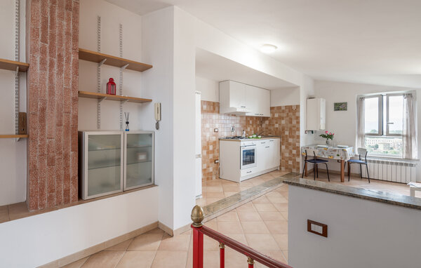 Apartment - Castelnuovo di Porto , Italy - IRU003 2