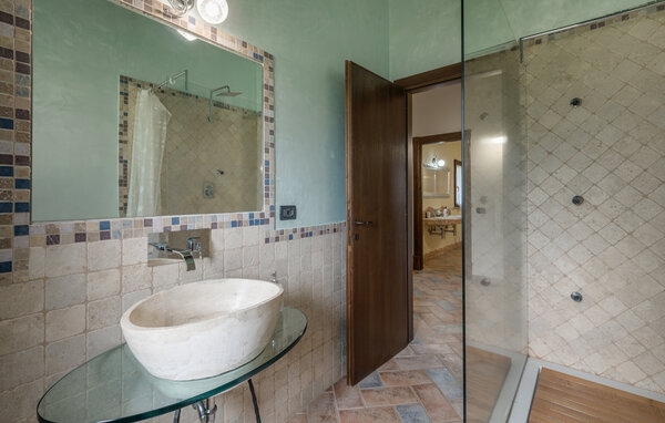 Holiday Home - Lago di Vico , Italy - IRU022 702