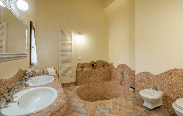 Holiday Home - Lago di Vico , Italy - IRU022 704