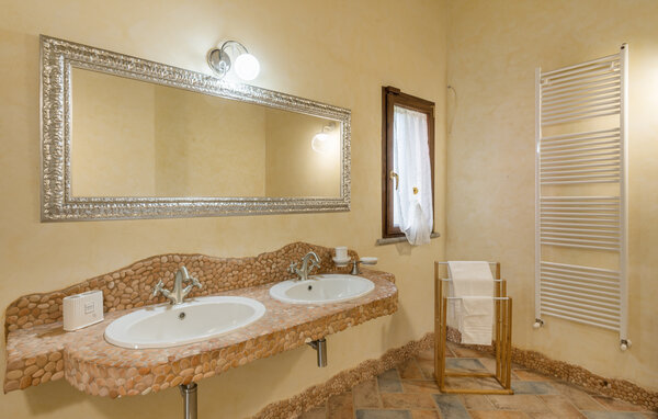 Holiday Home - Lago di Vico , Italy - IRU022 706