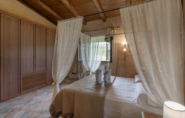 Holiday Home - Lago di Vico , Italy - IRU022 601