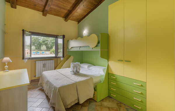 Holiday Home - Lago di Vico , Italy - IRU022 603