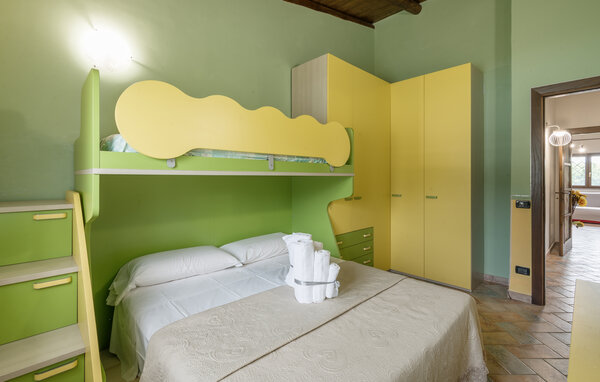 Holiday Home - Lago di Vico , Italy - IRU022 604