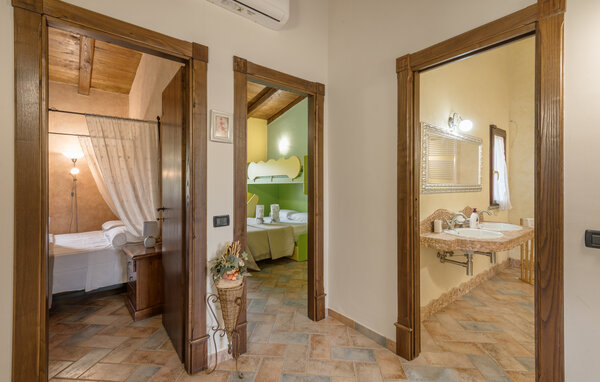 Holiday Home - Lago di Vico , Italy - IRU022 501