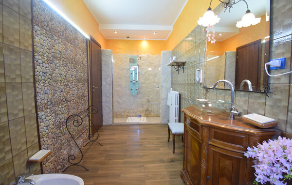 Appartamento - Monteleone Sabino , Italia - IRU036 701