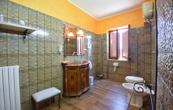 Appartamento - Monteleone Sabino , Italia - IRU036 702