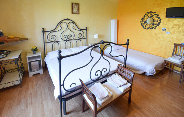 Appartamento - Monteleone Sabino , Italia - IRU036 601