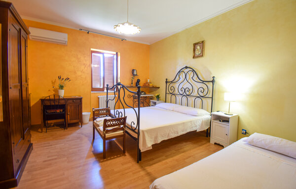 Appartamento - Monteleone Sabino , Italia - IRU036 602