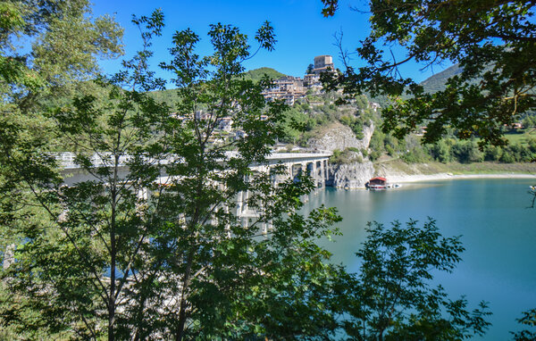 Appartement - Castel di Tora , Italie - IRU042 906
