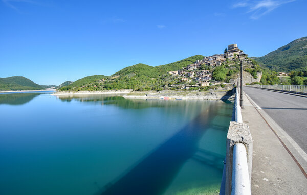 Appartement - Castel di Tora , Italie - IRU042 908