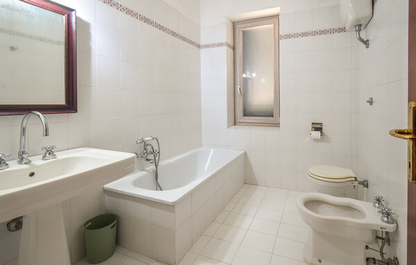 Casa de vacaciones - Monterosi , Italia - IRU044 701