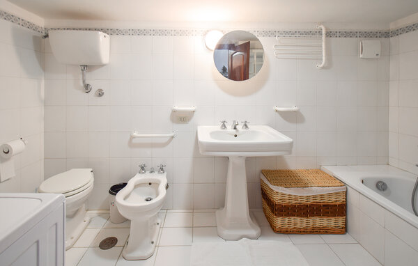 Casa de vacaciones - Monterosi , Italia - IRU044 702