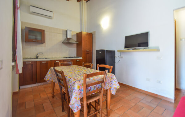 Semesterhus - Pescia Romana , Italien - IRU051 401