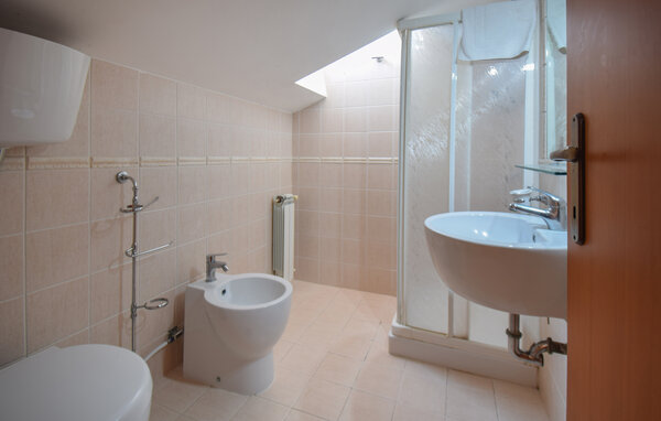 Casa vacanze - Pescia Romana , Italia - IRU056 702