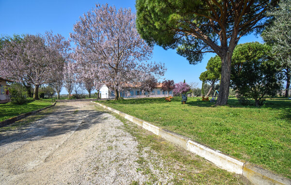 Casa vacanze - Pescia Romana , Italia - IRU056 81