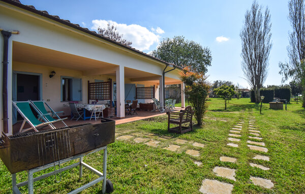 Casa vacanze - Pescia Romana , Italia - IRU056 85