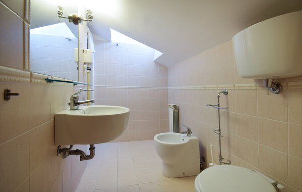 Casa vacanze - Pescia Romana , Italia - IRU058 702