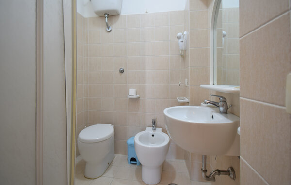 Appartamento - Pescia Romana , Italia - IRU060 701