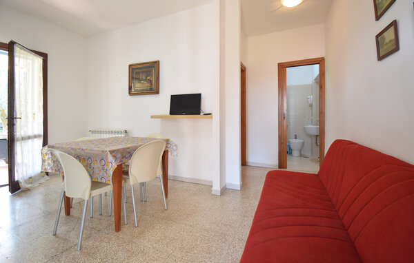 Appartamento - Pescia Romana , Italia - IRU060 301