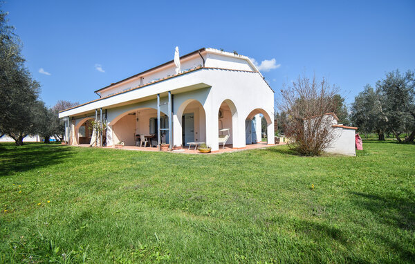 Appartamento - Pescia Romana , Italia - IRU060 2