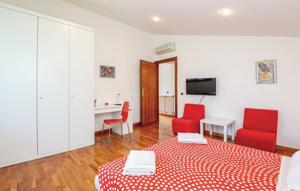 Holiday Home - Montopoli di Sabina , Italy - IRU291 601