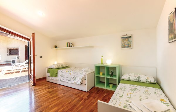 Holiday Home - Montopoli di Sabina , Italy - IRU291 604