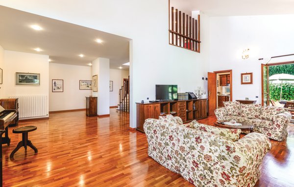 Holiday Home - Montopoli di Sabina , Italy - IRU291 301