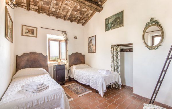 Casa de vacaciones - Vacone , Italia - IRU309 606