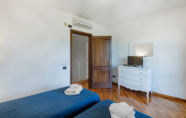Domy wakacyjne - Monterosi , Wlochy - IRU381 604