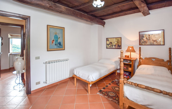 Apartment - Nespolo , Italy - IRU548 602