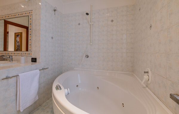 Apartamento - Nerola , Italia - IRU590 702