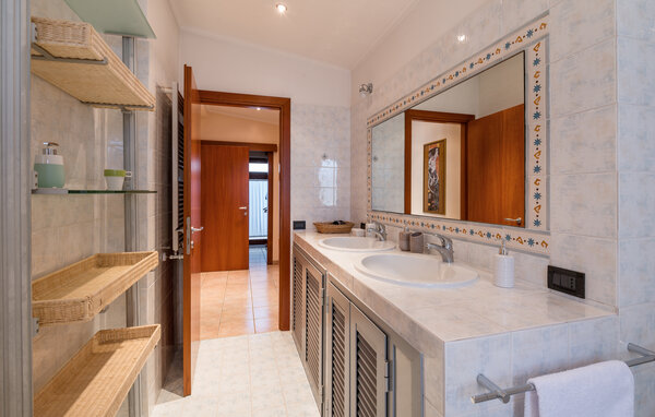 Apartamento - Nerola , Italia - IRU590 703