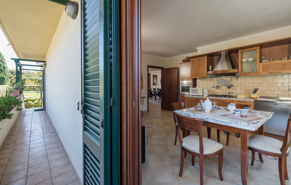 Apartamento - Nerola , Italia - IRU590 403