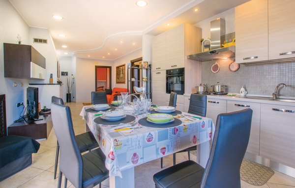 Apartamento - Bari , Italia - ISA252 401