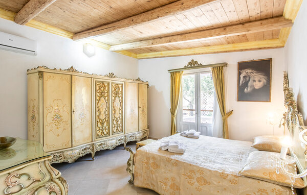 Holiday Home - Noto , Italy - ISC012 602