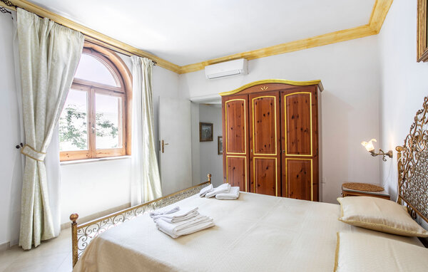 Holiday Home - Noto , Italy - ISC012 604