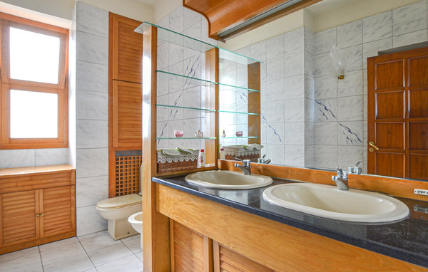 Apartment - Catania , Italy - ISC056 702