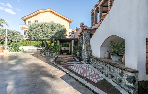 Apartment - Santa Venerina , Italy - ISC084 804