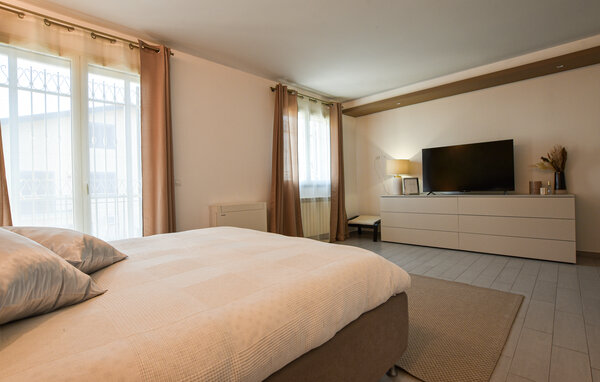 Holiday Home - San Giovanni La  Punta , Italy - ISC622 607