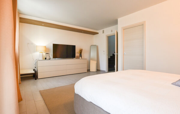 Holiday Home - San Giovanni La  Punta , Italy - ISC622 608