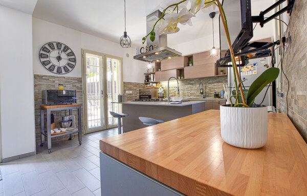 Holiday Home - San Giovanni La  Punta , Italy - ISC622 401